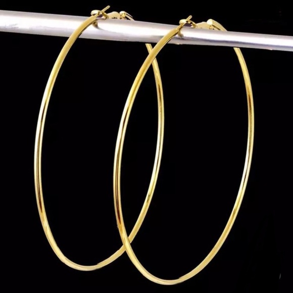 NWT Trendy Extra Large Gold Tone Hoops Earrings 7cm - Picture 3 of 6